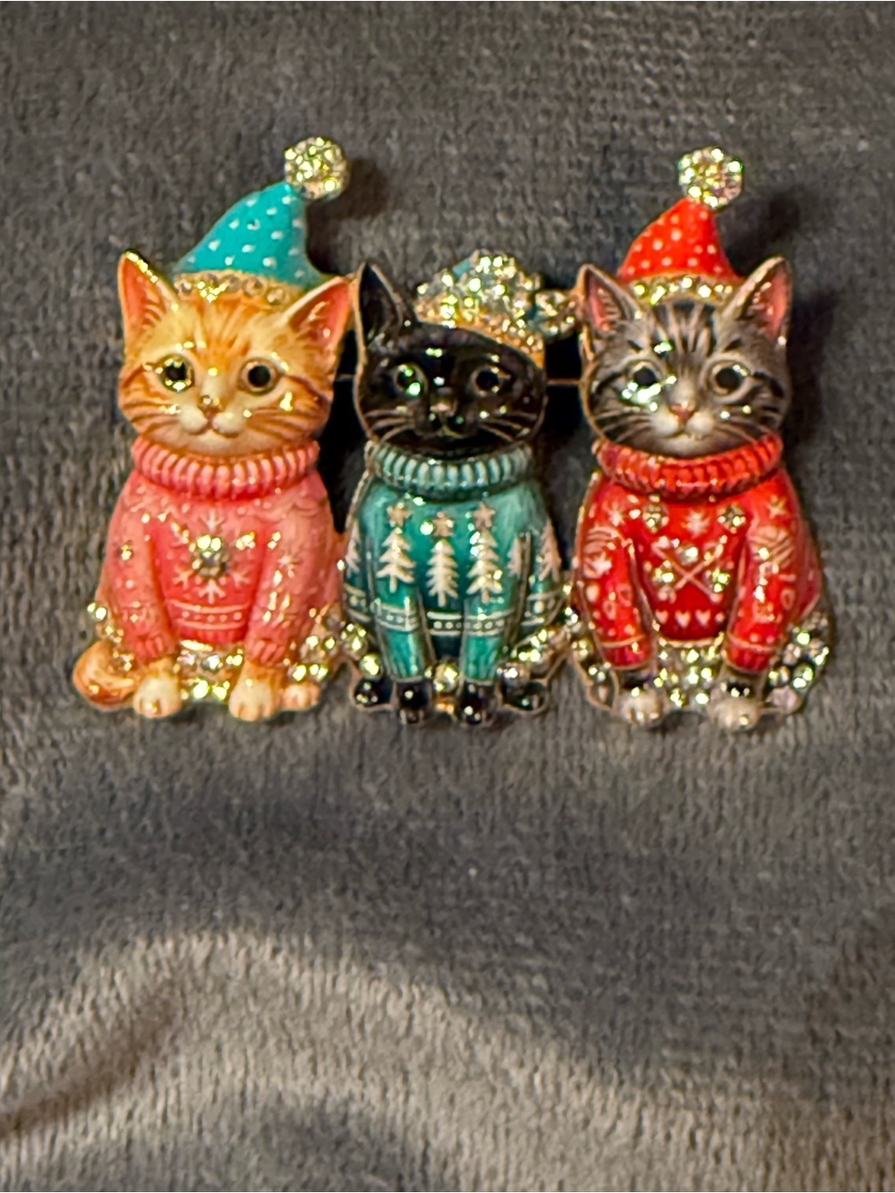 Christmas Cat Trio Brooch Pin - Multicolor Holiday Sweaters